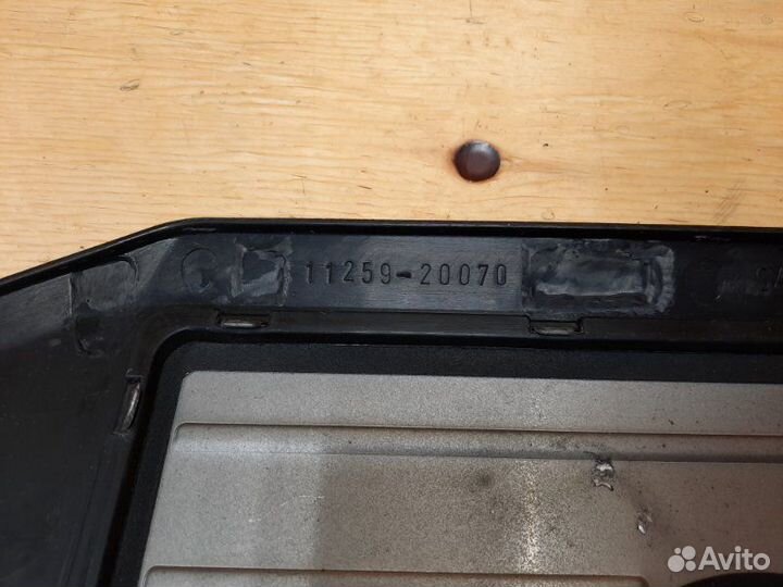 Крышка на двигатель декоративная Toyota Alphard