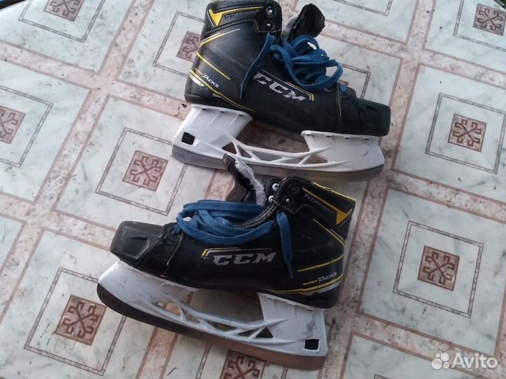 Коньки для хоккея с мячом