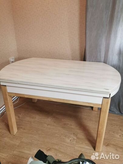 Кухонный стол