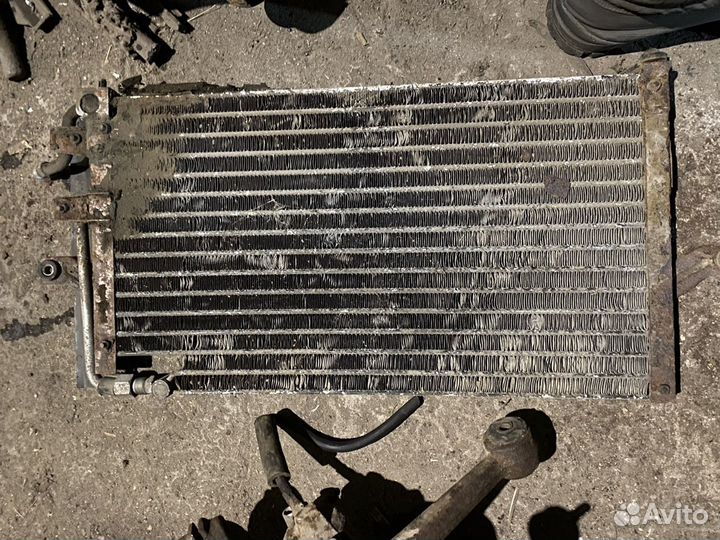 Радиатор кондиционера Hyundai Elantra J1