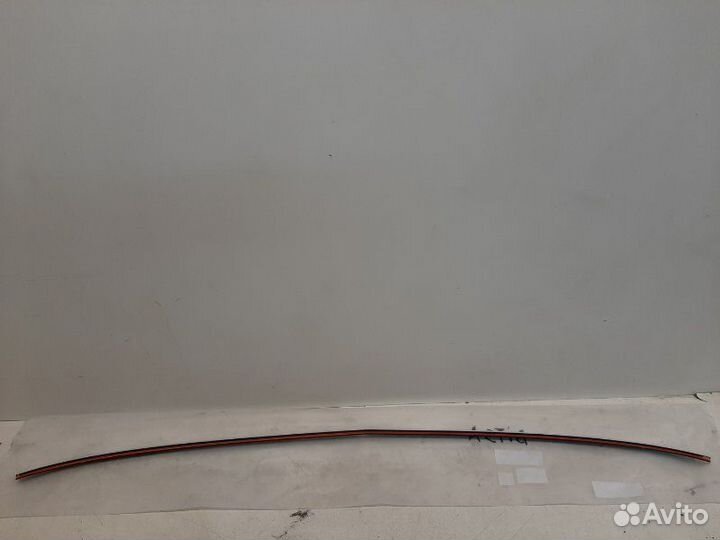 Молдинг лобового стекла передний Toyota Camry V70