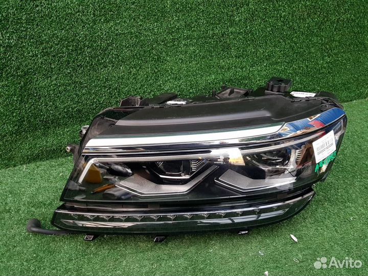 Фара левая Volkswagen Tiguan