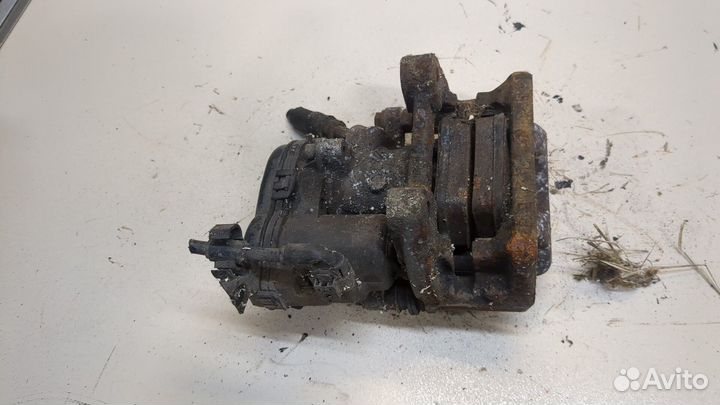 Суппорт правый задний Mercedes B W246