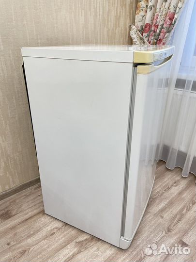 Морозильник Stinol 105