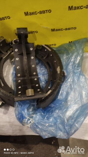 Колодка рабочего тормоза 4320бу-3501090