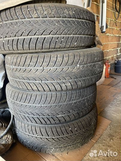 Triangle WinterX TW401 215/60 R17