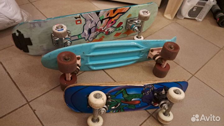 Пенни и скейт борд