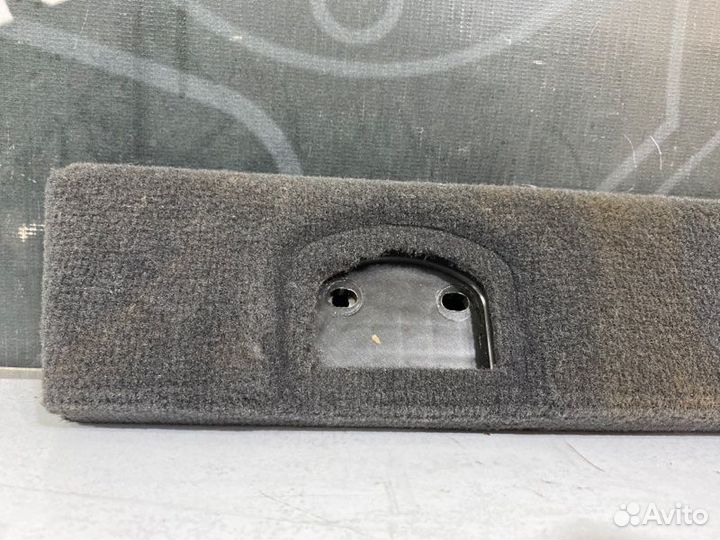 Обшивка багажника правая Audi Q7 4L BHK 2008