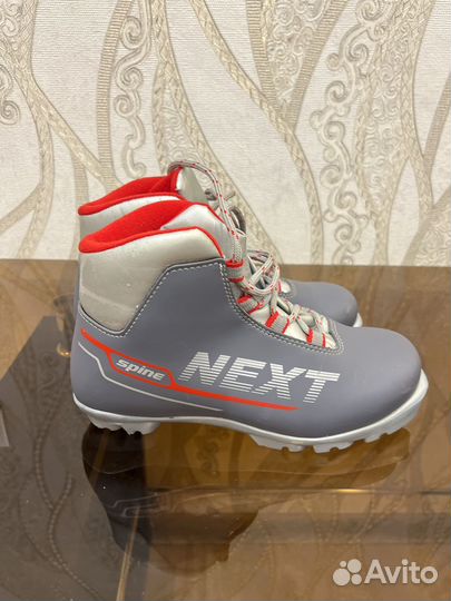 Лыжные ботинки