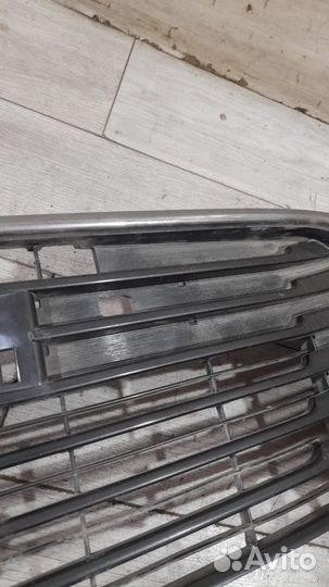 Решетка переднего бампера Toyota Camry Xv 50 С