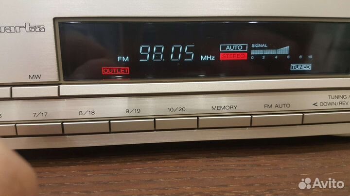 Тюнер akai AT-M739