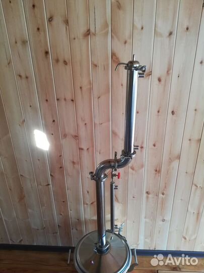 Колонна с отбором по жидкости в отводе