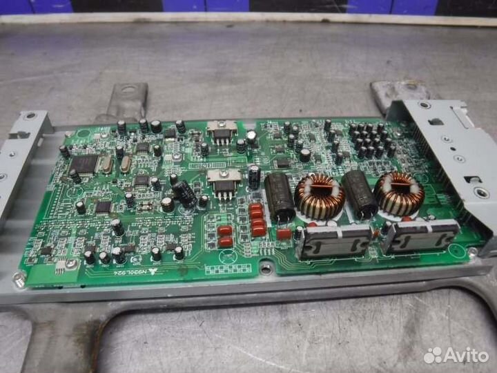 Усилитель акустической системы Mitsubishi Pajero