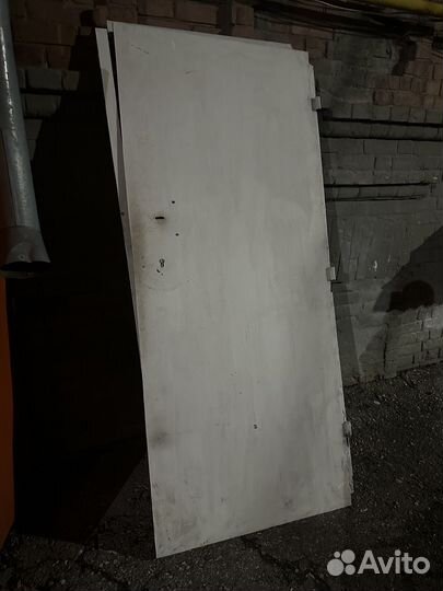 Дверь входная металлическая бу