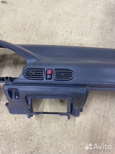 Торпедо, панель Mazda 121