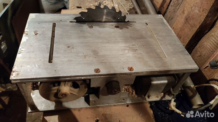 Станок деревообрабатывающий