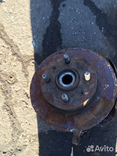 Поворотный кулак левый hyundai accent