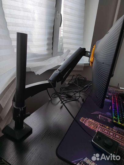 Игровой монитор Samsung Odyssey G7 26.9