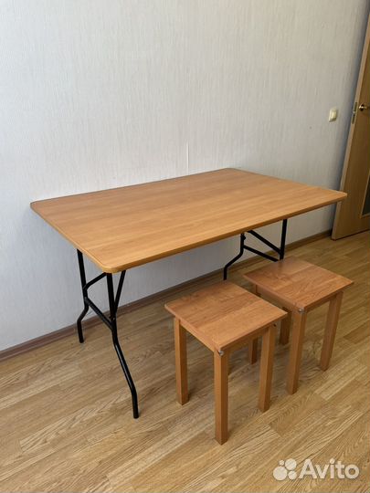 Кухонный стол