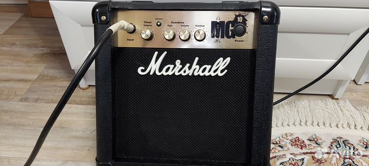 Комбоусилитель Marshall mg10cf