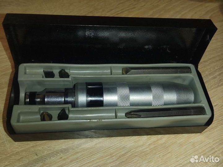 Ударная отвертка