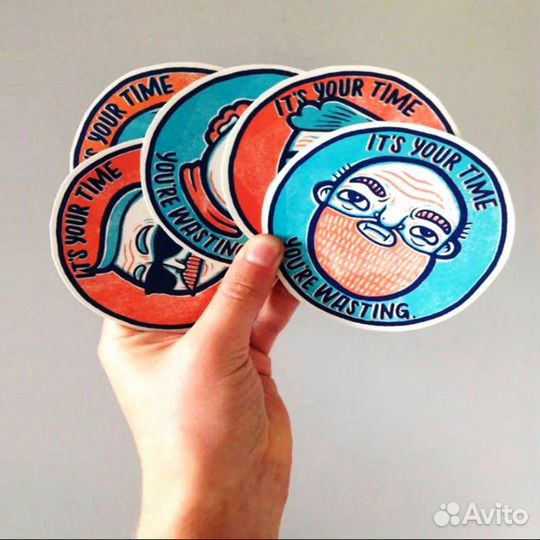 Печать наклеек на пленке, холсты, баннеры