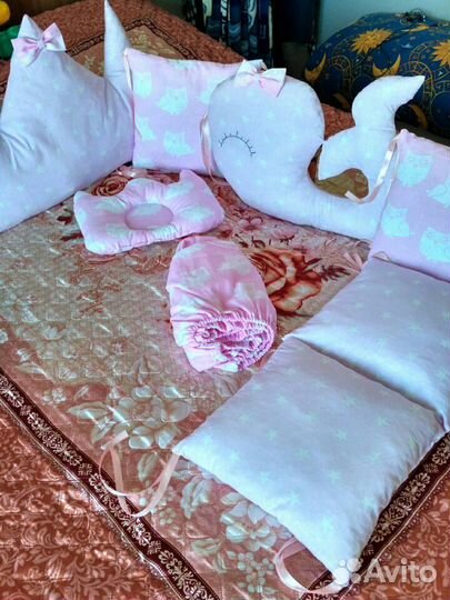 Бортики в кроватку для маленькой принцессы