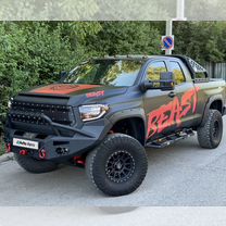 Toyota Tundra 5.7 AT, 2015, 119 000 км, с пробегом, цена 7 500 000 руб.