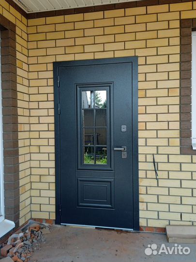 Дверь Входная со стеклом и ковкой термо