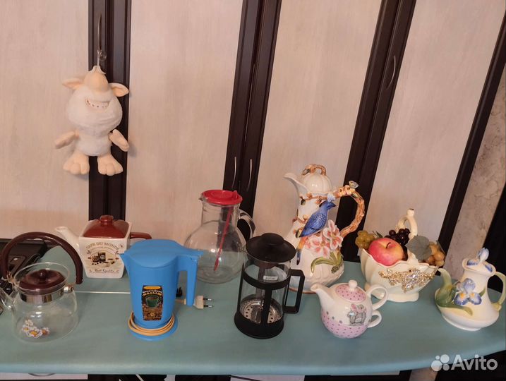 Кувшин и чайники