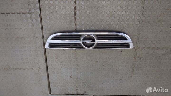 Решетка радиатора Opel Zafira A, 2003