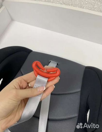 Автокресло-бустер