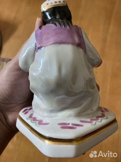 Статуэтка «Узбечка с чайником», Дулёво