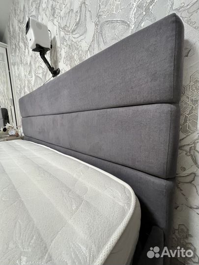 Кровать с матрасом