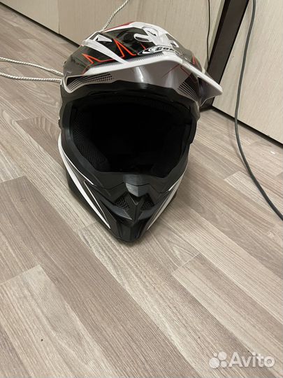 Кроссовый шлем