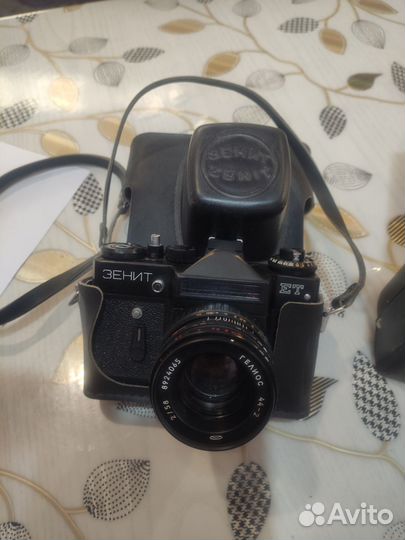 Зеркальный фотоаппарат Зенит-ет и фотовыставка