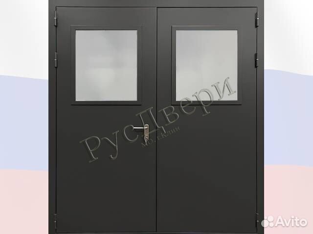 Противопожарная двустворчатая дверь с остеклением