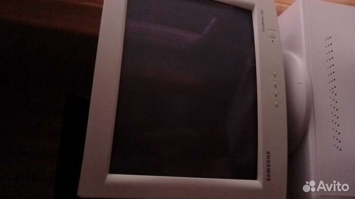 Монитор Samsung