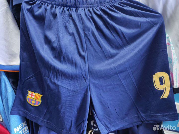 Футбольная форма Барселона Левандовски новая