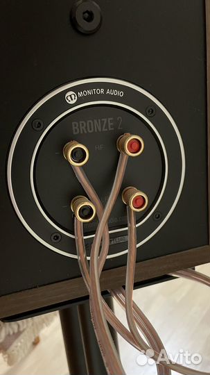 Полочная акустика Monitor Audio Bronze 2 Walnut