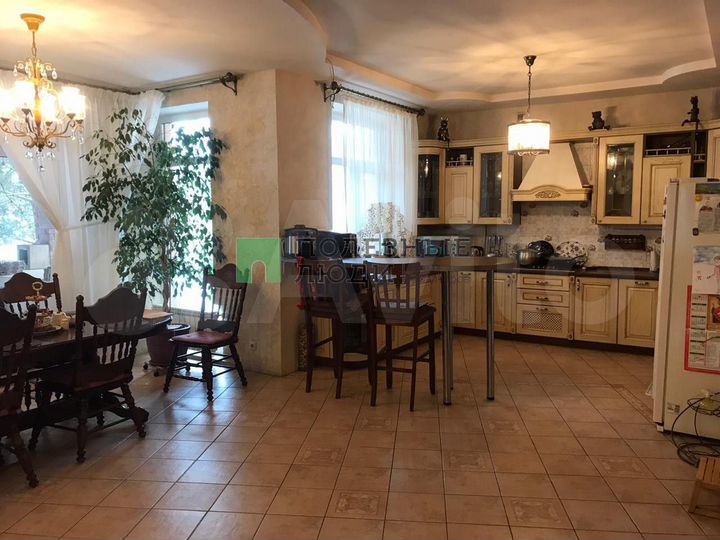 Коттедж 425,5 м² на участке 28 сот.