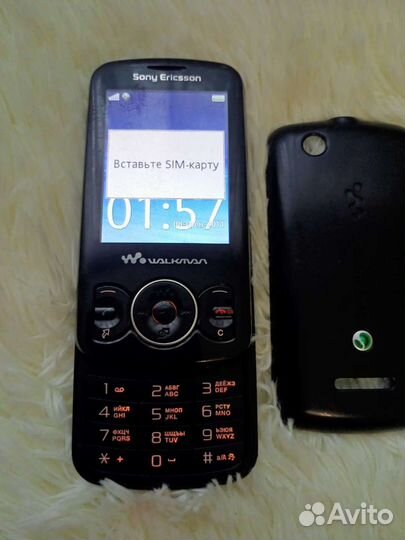 Телефон Sony Ericsson W100i