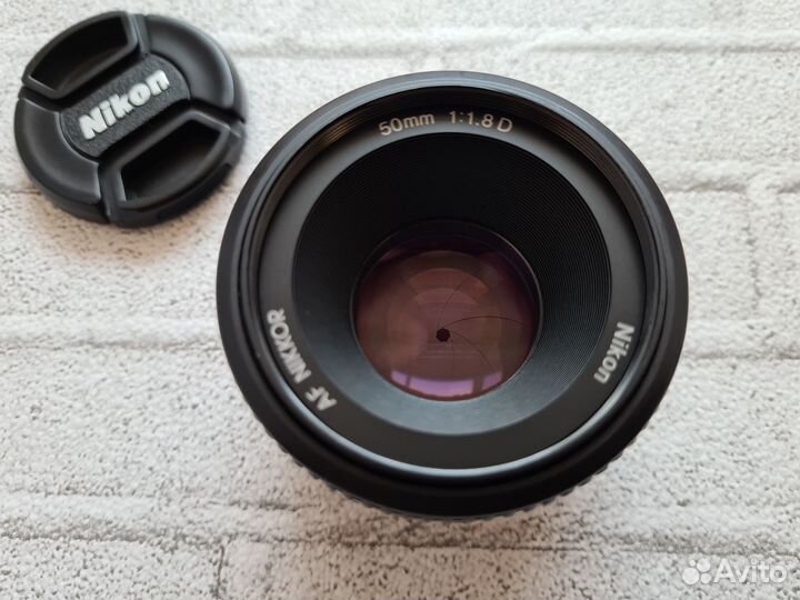 Объектив Nikon 50mm f/1.8D