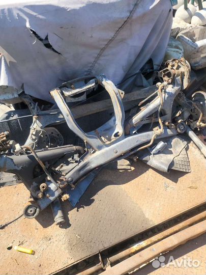 Задние рычаги ступица на бмв е32 750