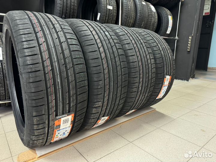 Tracmax X-Privilo RS01+ 275/45 R20 110