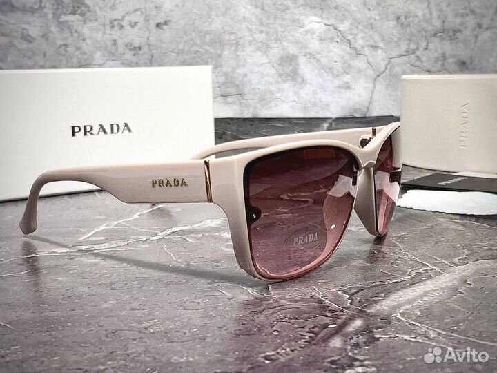 Очки Prada розовые