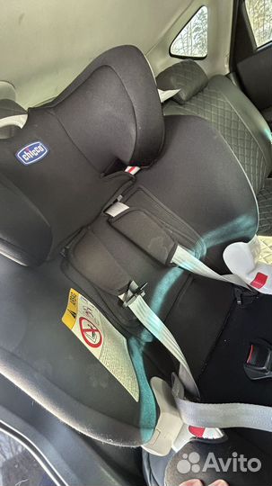 Автомобильное кресло chicco