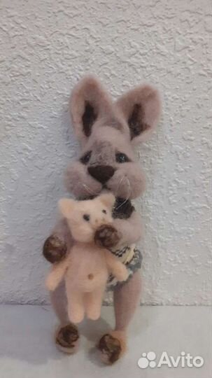 Заяц игрушка из шерсти