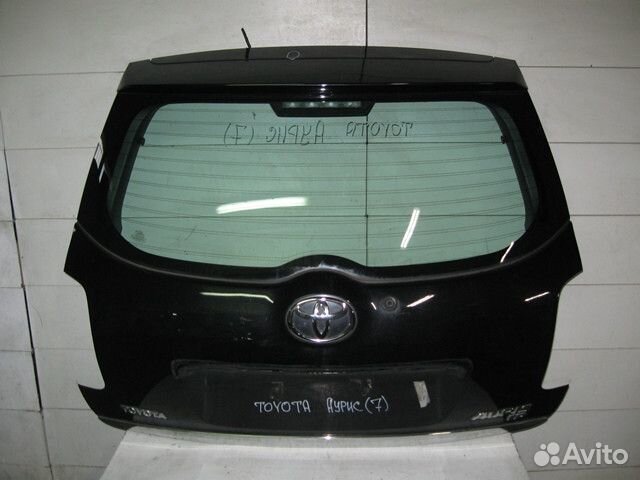 Дверь багажника без стекла Тойота Аурис