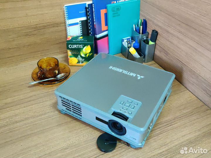 Проектор Mitsubishi XL9U